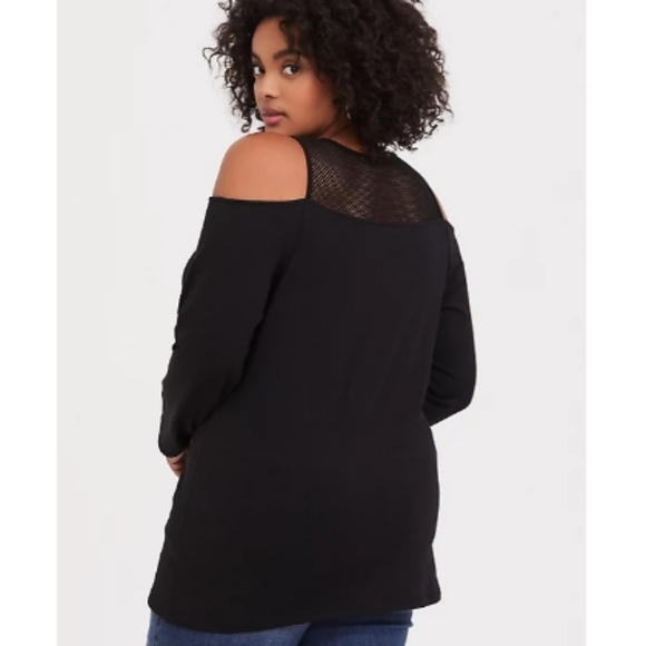 Torrid Black Mesh Cold Shoulder top size 6X - Picture 3 of 7